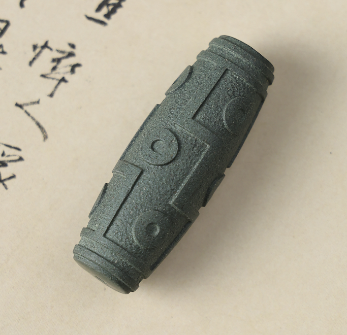 九眼天珠 4.5*1.6*1.6cm双面